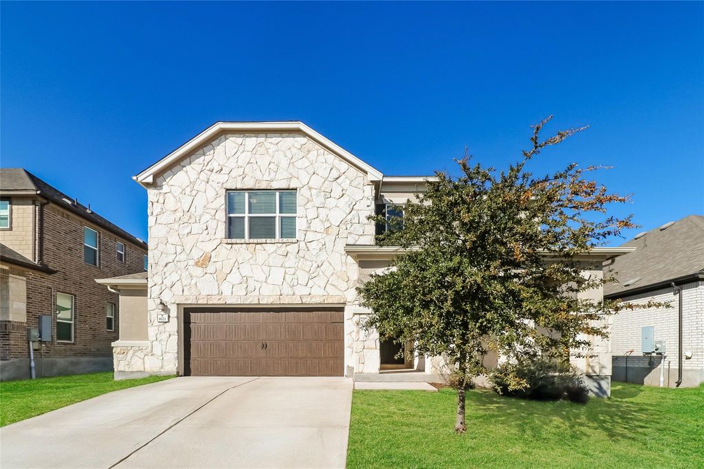 1621 Stinnett DR, Leander, TX 78641