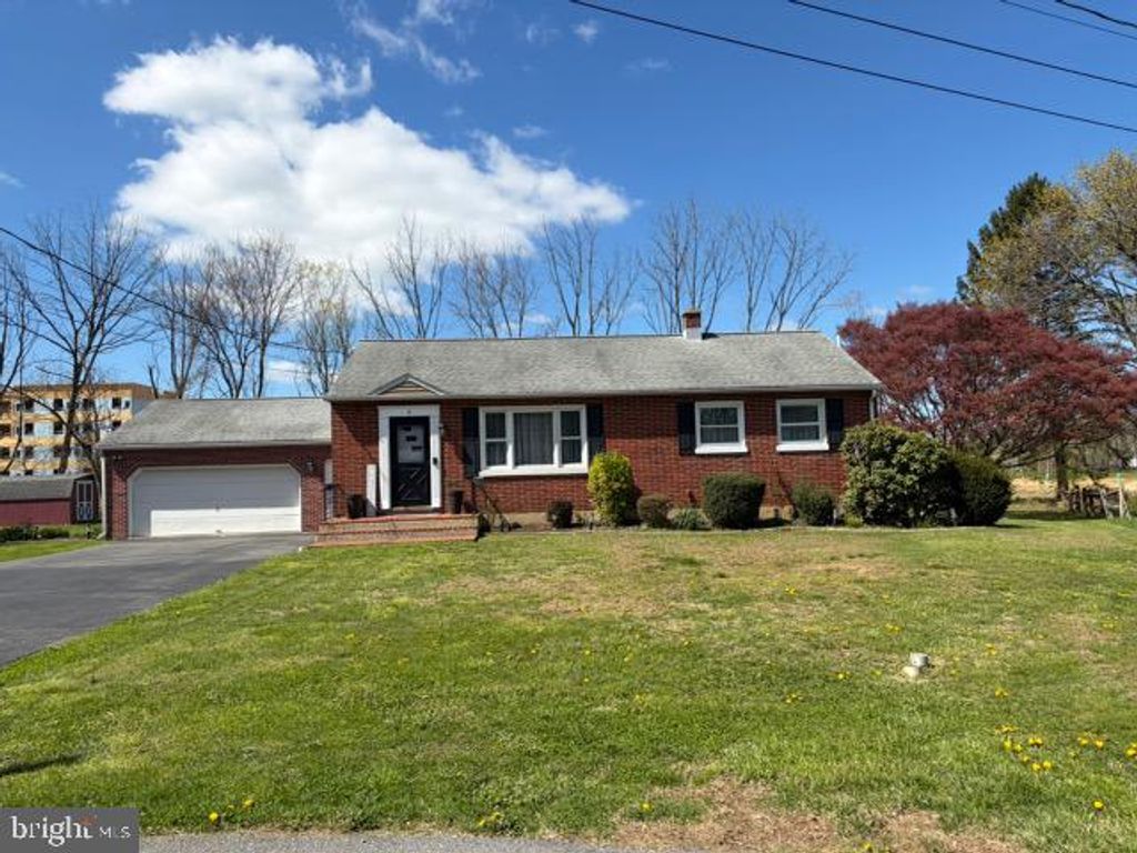 6 BELLEVUE CT, Lancaster, PA 17603