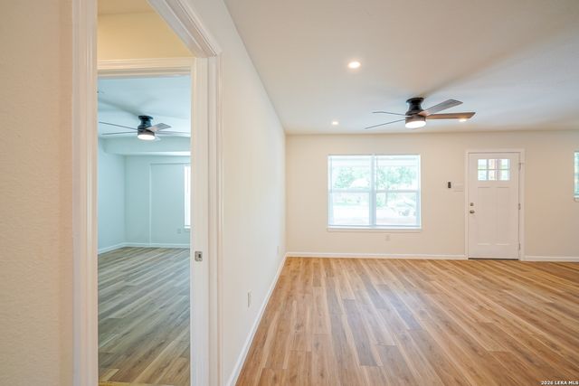 8022 HOBBLE ST, San Antonio, TX 78227