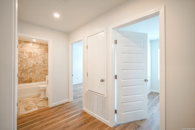 8022 HOBBLE ST, San Antonio, TX 78227