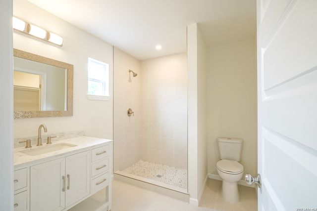 8022 HOBBLE ST, San Antonio, TX 78227