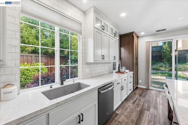 5625 Applegate Way, Dublin, CA 94568