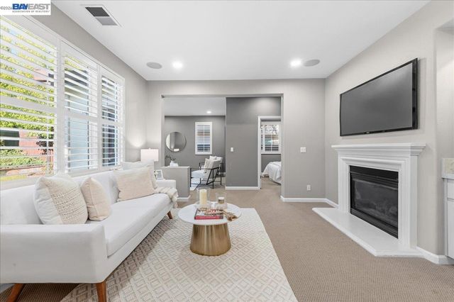 5625 Applegate Way, Dublin, CA 94568