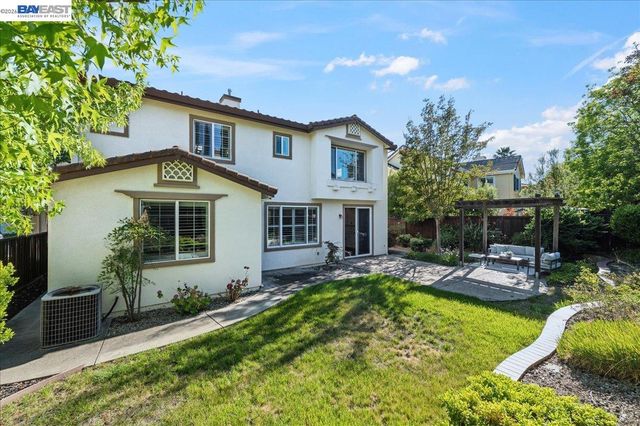 5625 Applegate Way, Dublin, CA 94568