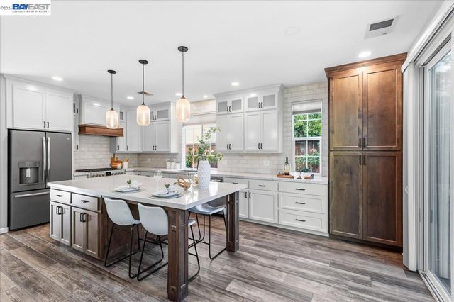 5625 Applegate Way, Dublin, CA 94568