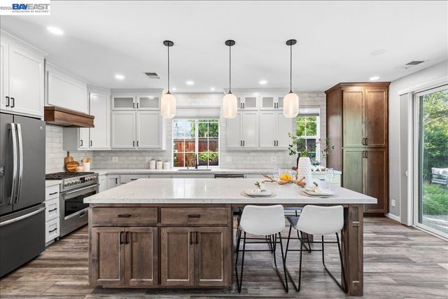 5625 Applegate Way, Dublin, CA 94568