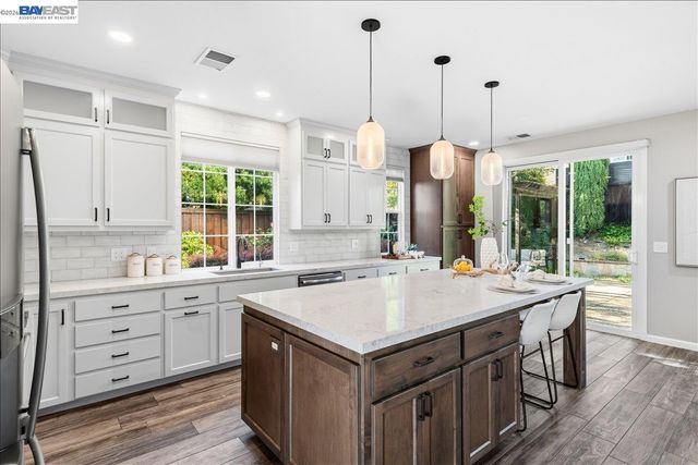 5625 Applegate Way, Dublin, CA 94568