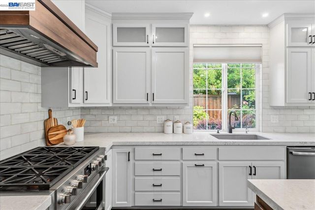 5625 Applegate Way, Dublin, CA 94568