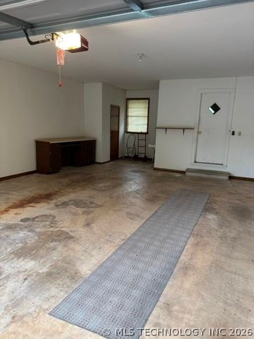 1311 Twin Lakes, Madill, OK 73446