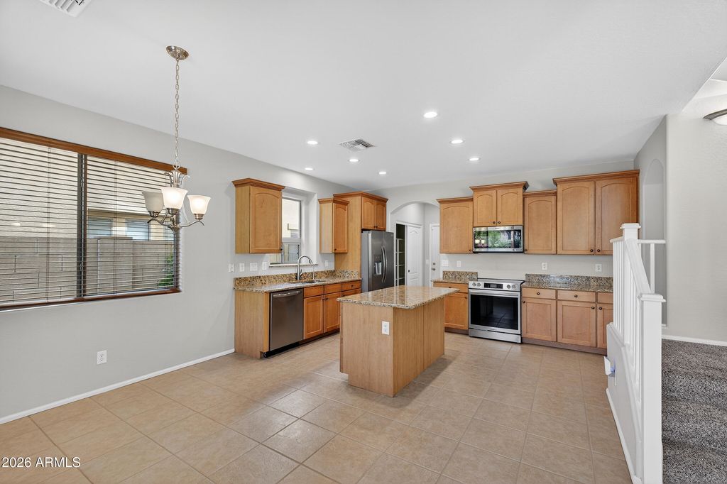 Image 10 of property listing at 2650 E BEAR CREEK Lane, Phoenix, AZ 85024