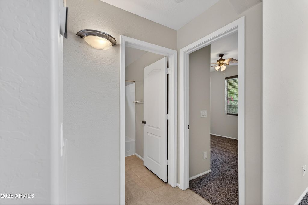 Image 14 of property listing at 2650 E BEAR CREEK Lane, Phoenix, AZ 85024