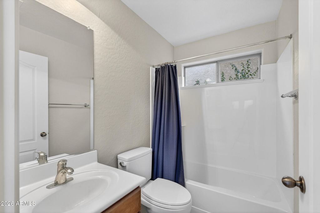 Image 16 of property listing at 2650 E BEAR CREEK Lane, Phoenix, AZ 85024