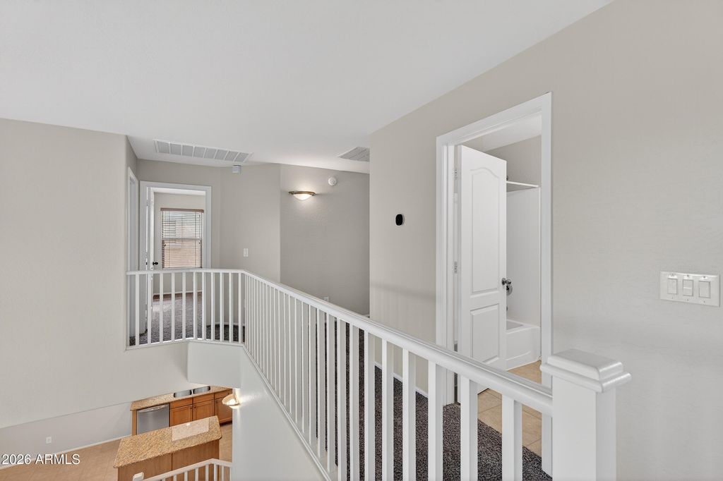 Image 17 of property listing at 2650 E BEAR CREEK Lane, Phoenix, AZ 85024