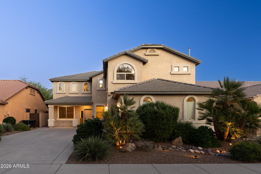 Image 2 of property listing at 2650 E BEAR CREEK Lane, Phoenix, AZ 85024