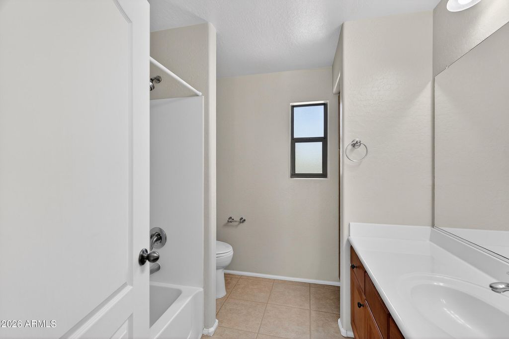 Image 23 of property listing at 2650 E BEAR CREEK Lane, Phoenix, AZ 85024