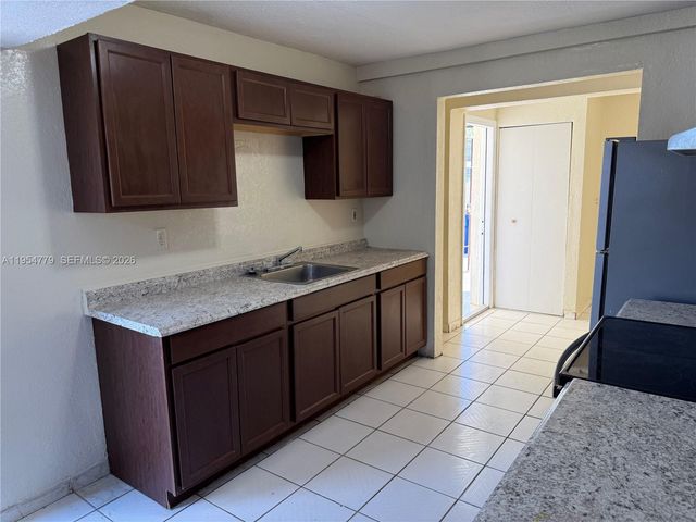 19313 NW 47th Ave 1, Miami Gardens, FL 33055