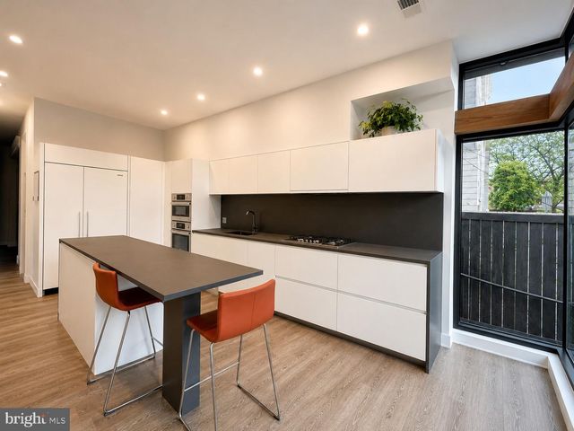 640 6TH ST NE, Washington, DC 20002
