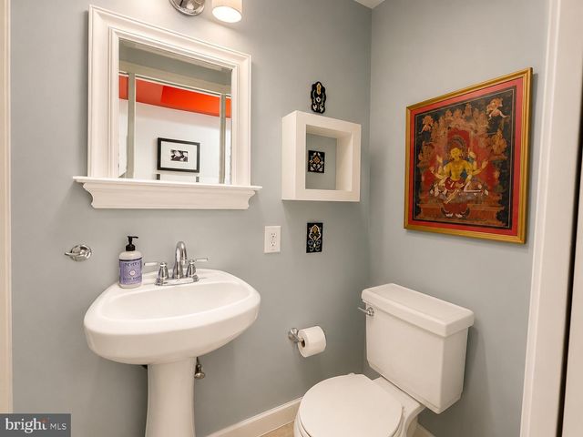 640 6TH ST NE, Washington, DC 20002