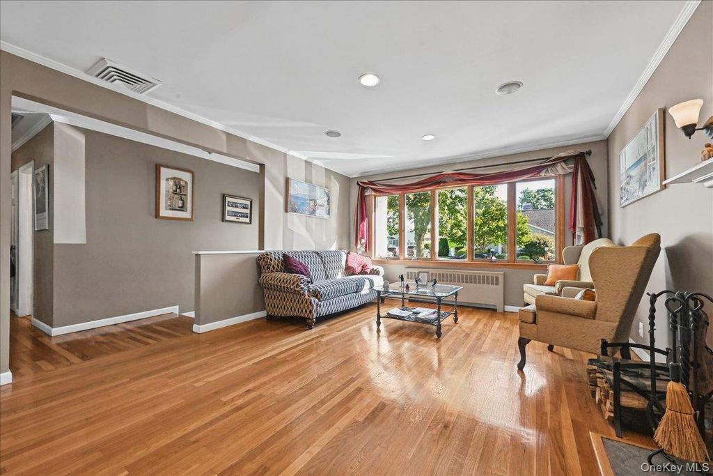 4 Lincoln Street, Garden City, NY 11530 — photo 5