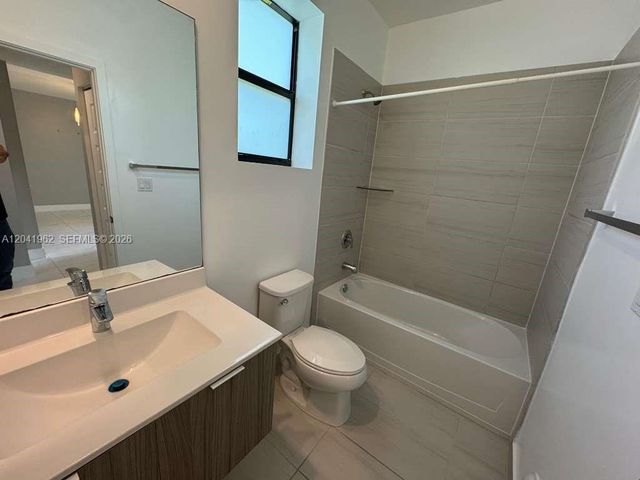 7809 NW 104th Ave 28, Doral, FL 33178