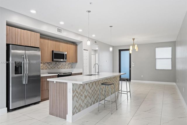 7809 NW 104th Ave 28, Doral, FL 33178