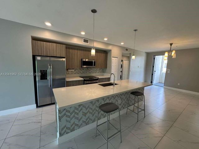 7809 NW 104th Ave 28, Doral, FL 33178