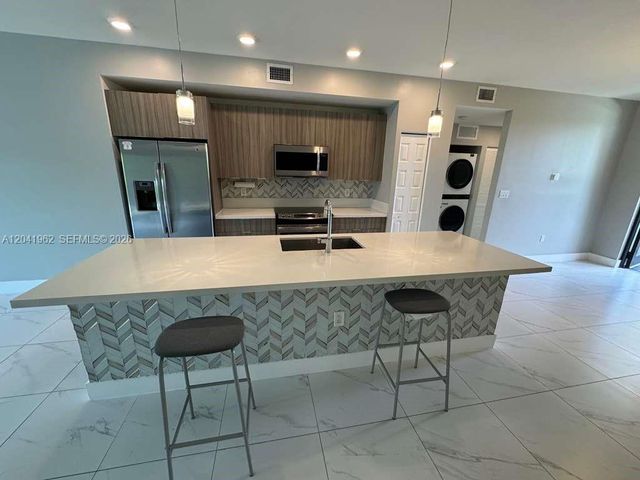 7809 NW 104th Ave 28, Doral, FL 33178