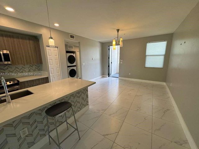 7809 NW 104th Ave 28, Doral, FL 33178