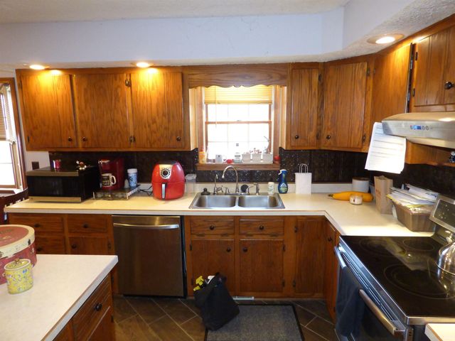 1700 N Redbud Drive, Frankfort, IN 46041