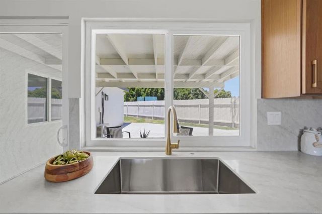 8060 Chalet Place, San Diego, CA 92126