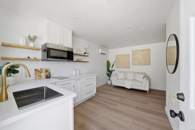 8060 Chalet Place, San Diego, CA 92126