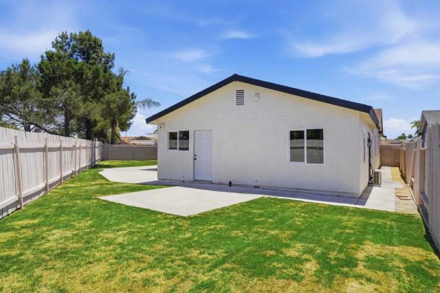 8060 Chalet Place, San Diego, CA 92126