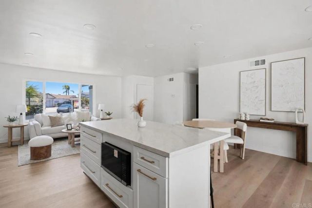 8060 Chalet Place, San Diego, CA 92126