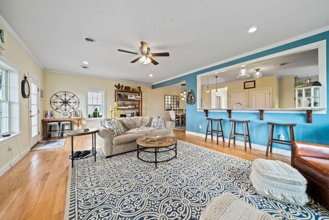 129 Bay Shore Dr, Plymouth, MA 02360