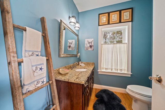 129 Bay Shore Dr, Plymouth, MA 02360