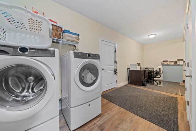 129 Bay Shore Dr, Plymouth, MA 02360