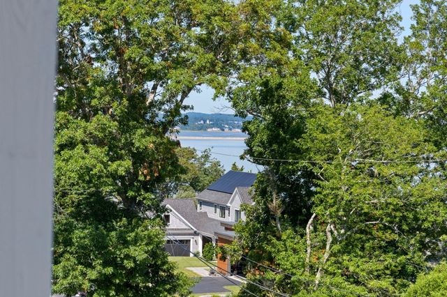 129 Bay Shore Dr, Plymouth, MA 02360