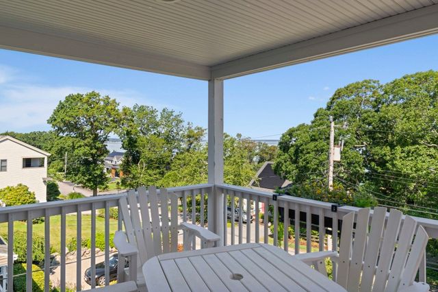 129 Bay Shore Dr, Plymouth, MA 02360