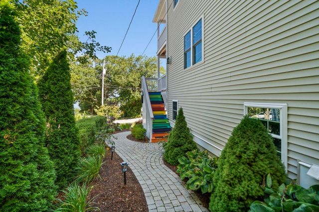 129 Bay Shore Dr, Plymouth, MA 02360