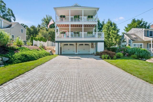 129 Bay Shore Dr, Plymouth, MA 02360
