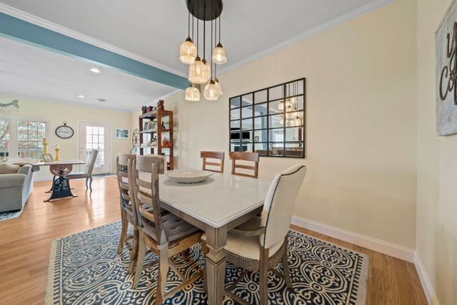 129 Bay Shore Dr, Plymouth, MA 02360