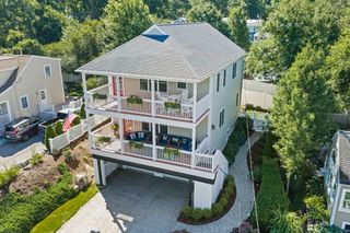 129 Bay Shore Dr, Plymouth, MA 02360
