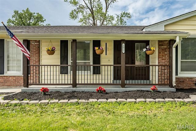 3033 Aberdeen Drive, St Louis, MO 63033