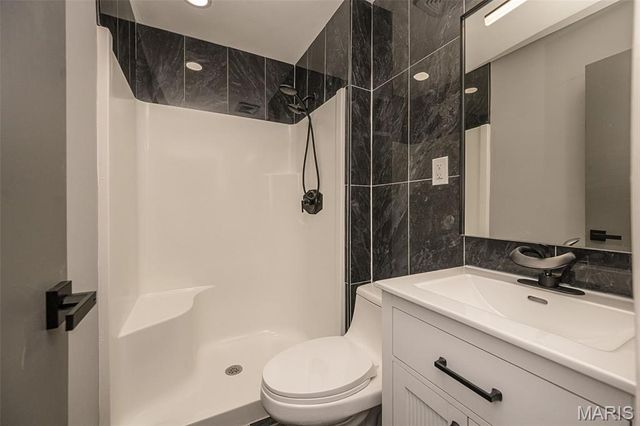 3033 Aberdeen Drive, St Louis, MO 63033