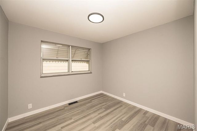 3033 Aberdeen Drive, St Louis, MO 63033