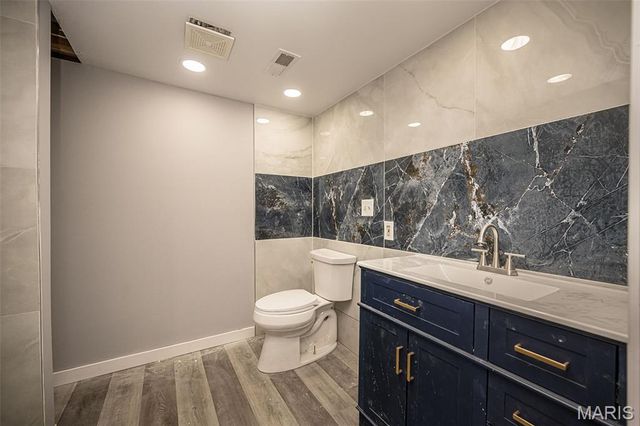 3033 Aberdeen Drive, St Louis, MO 63033