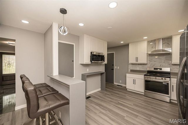 3033 Aberdeen Drive, St Louis, MO 63033