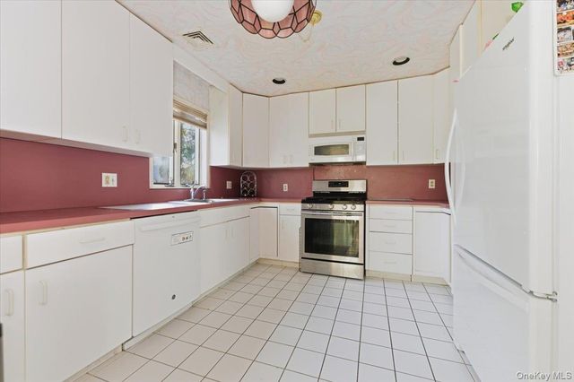 467 W Broadway, Cedarhurst, NY 11516