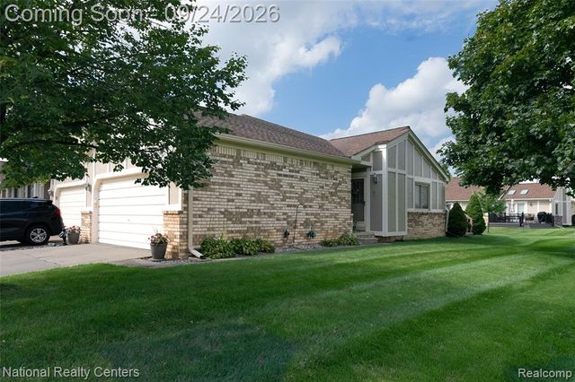 42186 Blossom Lane 40, Clinton Township, MI 48038
