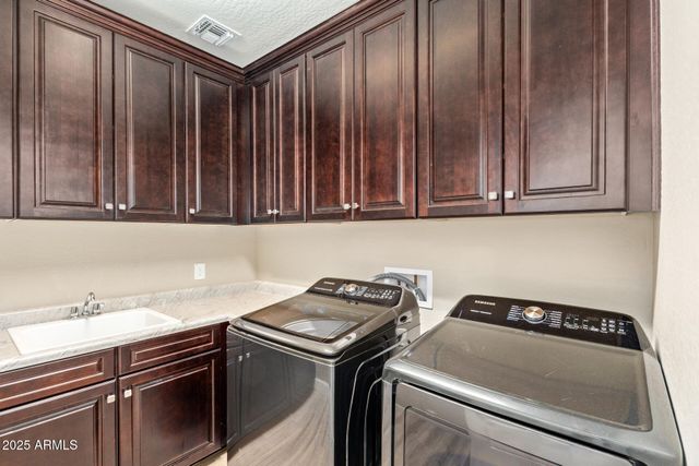 4322 S GARDENIA Drive, Chandler, AZ 85248